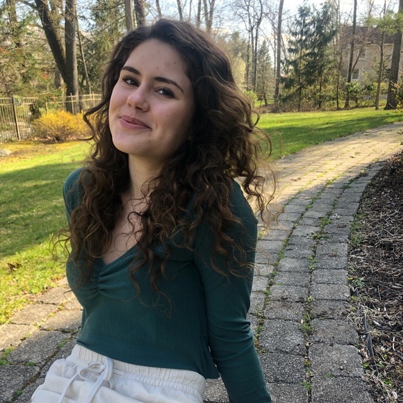 Meet your Posher, Taylor - Picture 1 of 1